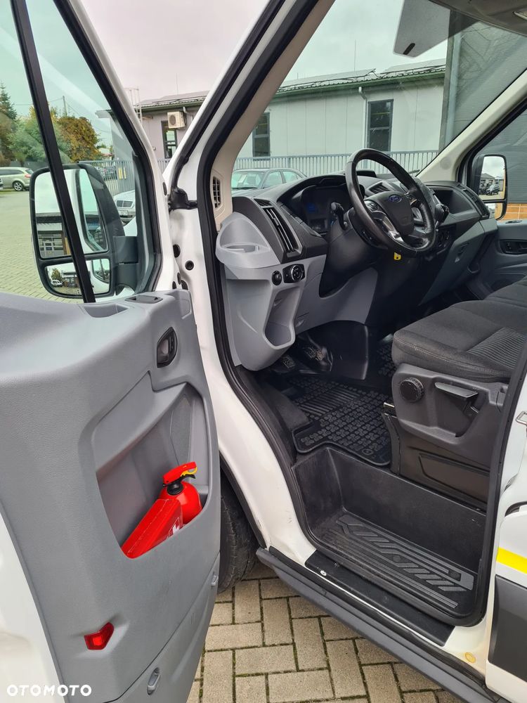 Ford Transit - 12