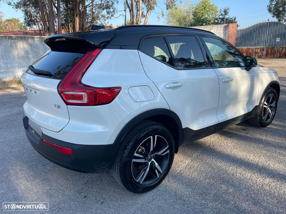 Volvo XC 40 1.5 T2 Momentum Plus - 4