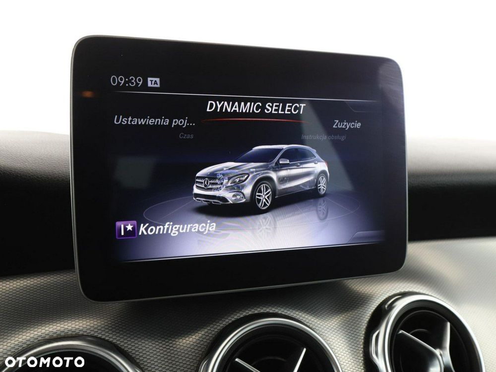 Mercedes-Benz GLA 200 7G-DCT Style - 26
