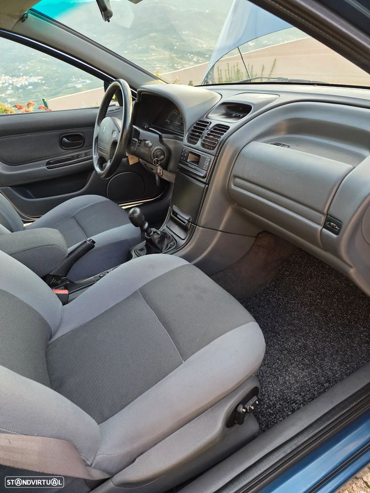 Renault Laguna - 11