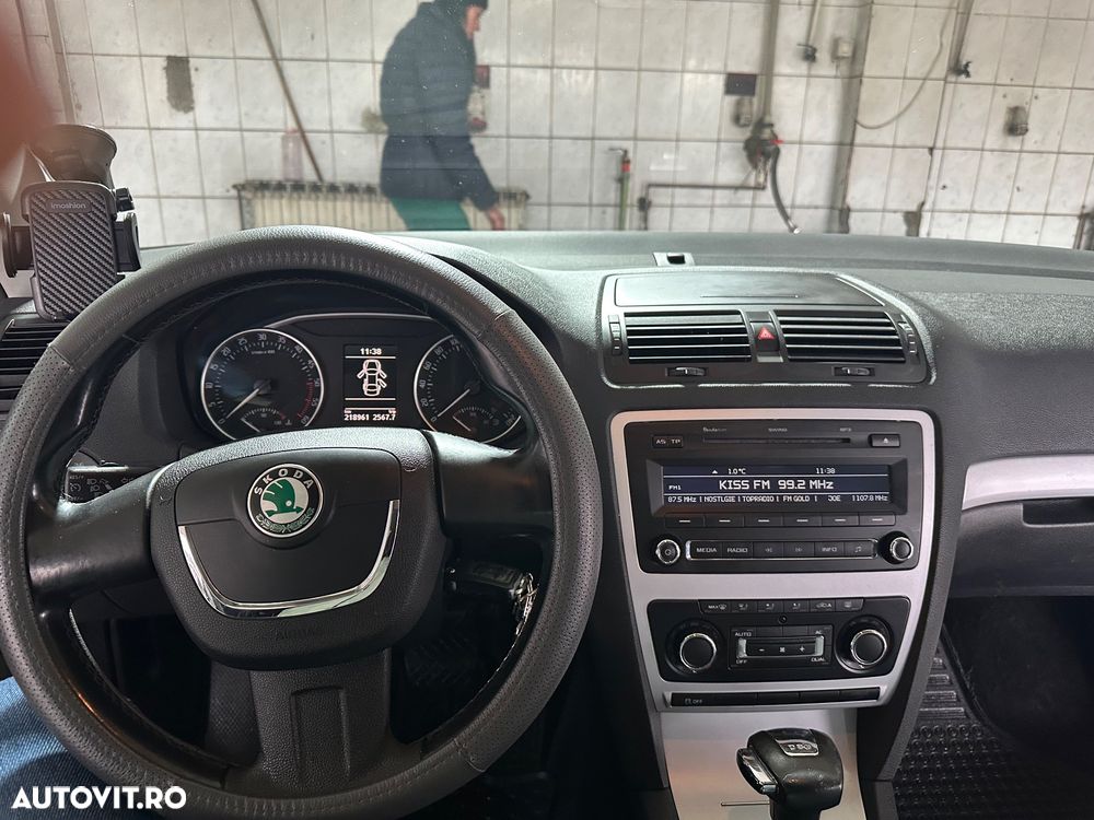 Skoda Octavia 1.6 TDI DPF DSG Elegance - 4