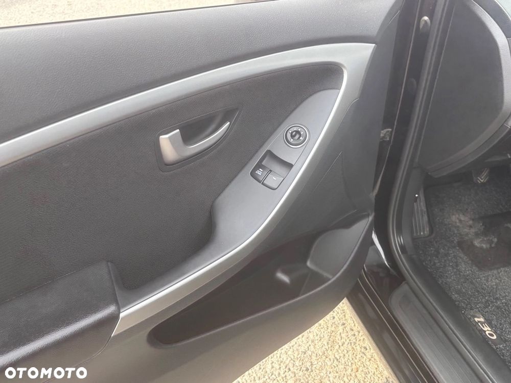 Hyundai i30 1.4 Classic + - 27