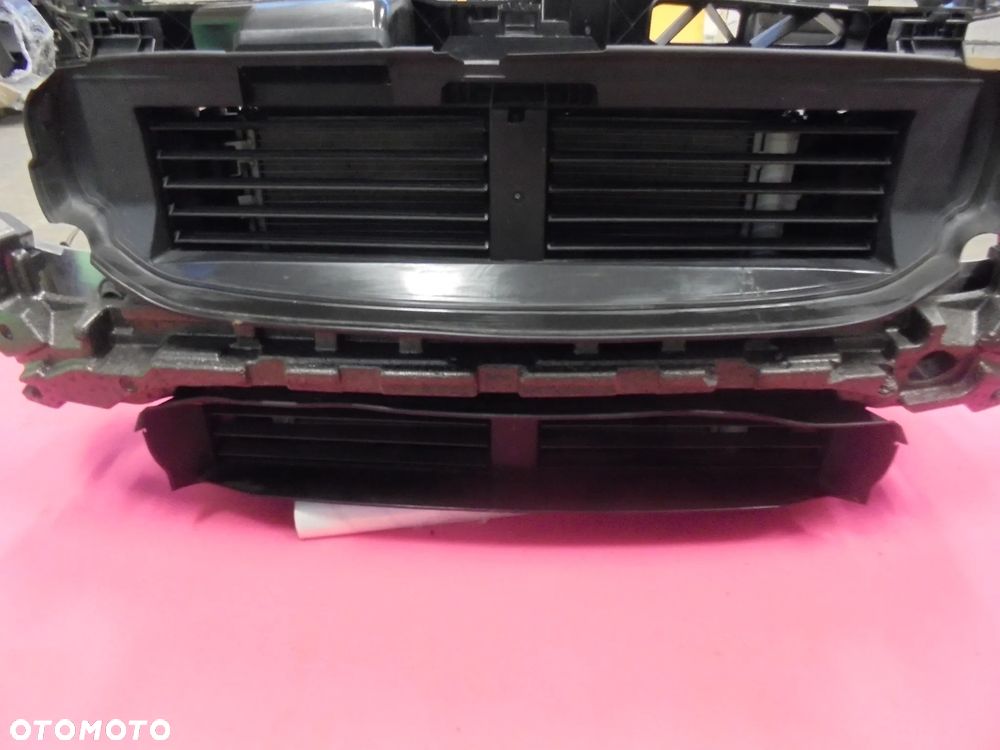 MERCEDES GLA H247 PAS PRZEDNI KOMPLET CHLODNIC 1,3 BENZYNA - 2