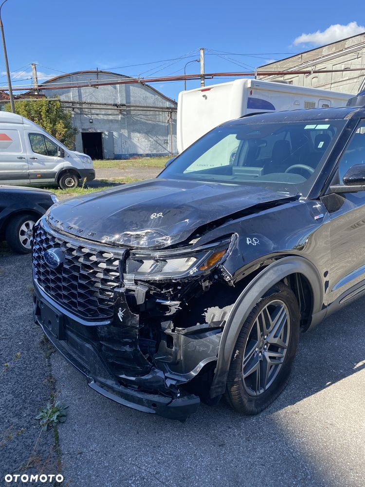 Ford Explorer - 3