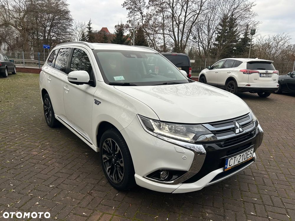 Mitsubishi Outlander 2.0 4WD Top - 16
