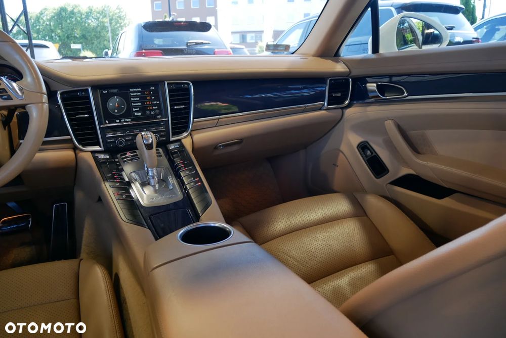 Porsche Panamera 4 - 20