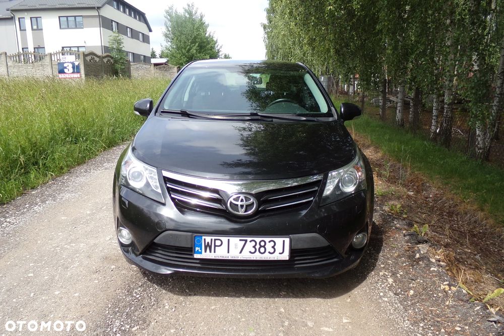 Toyota Avensis 2.0 D-4D Premium - 2