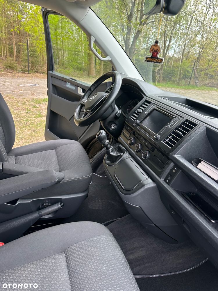 Volkswagen Multivan - 36
