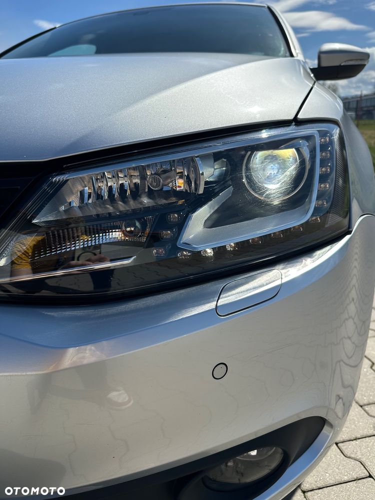 Volkswagen Jetta 2.0 TDI Highline Perfectline DSG - 11