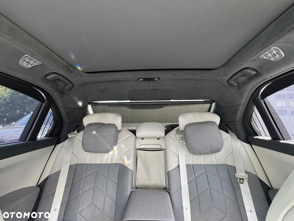 BMW Seria 7 M760e xDrive - 16