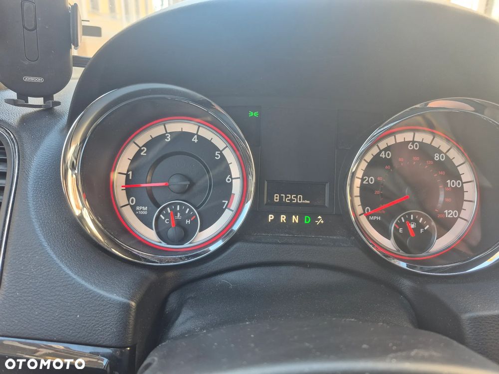 Dodge Grand Caravan - 11