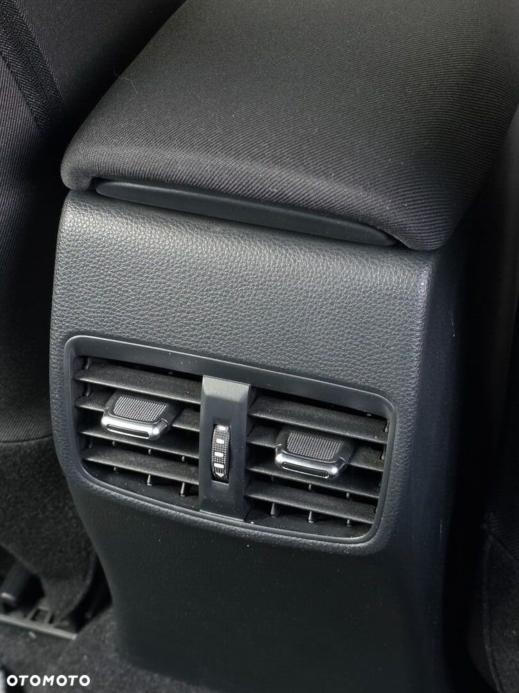 Toyota Corolla 1.8 Hybrid Comfort - 21