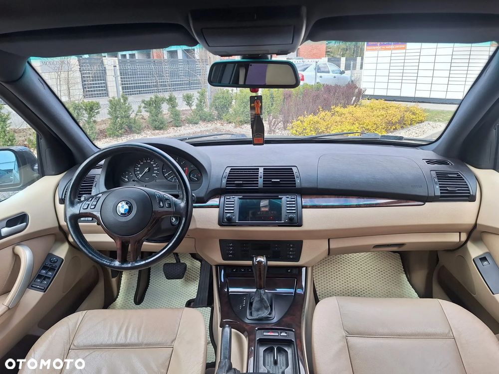BMW X5 4.4i - 22