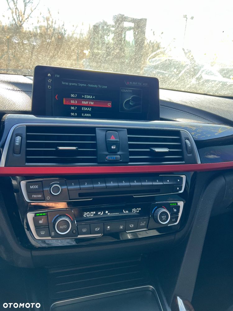 BMW Seria 3 330i xDrive Edition Luxury Line Purity - 19