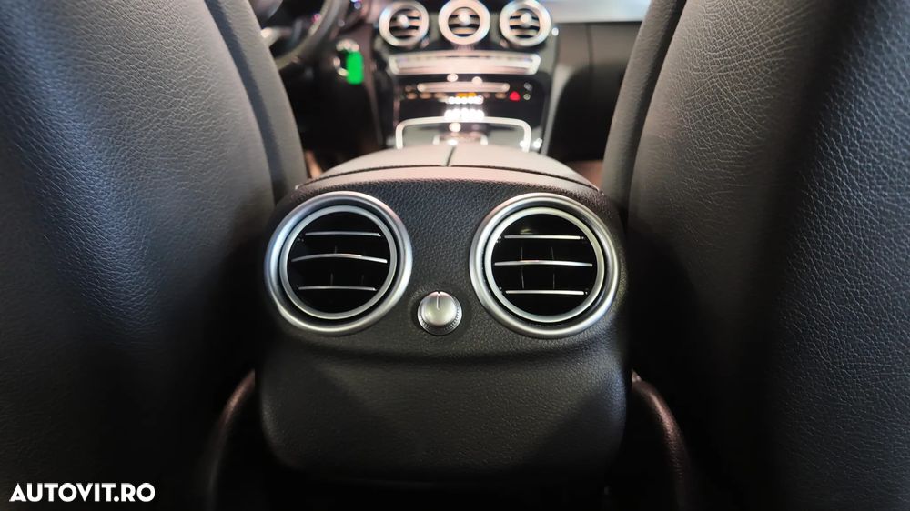 Mercedes-Benz C 200 4Matic 9G-TRONIC AMG Line - 36