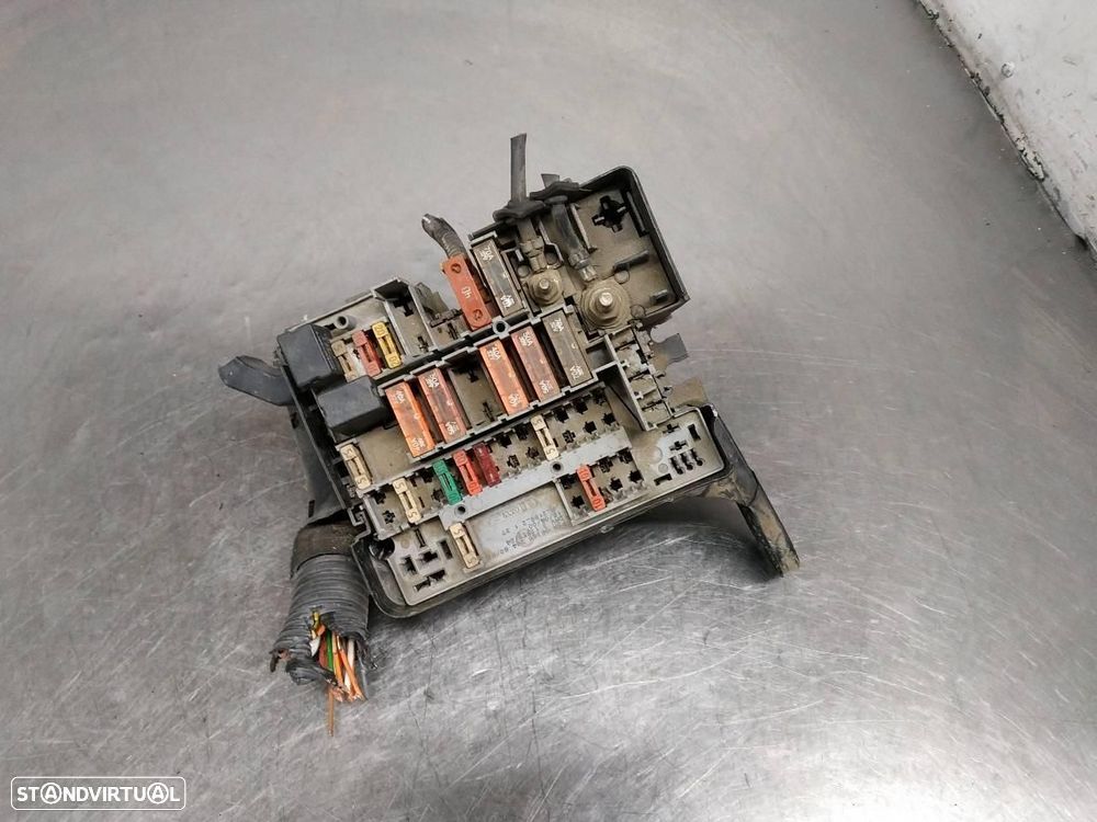 CAIXA DE RELES FUSÍVEIS PEUGEOT 206 - 1