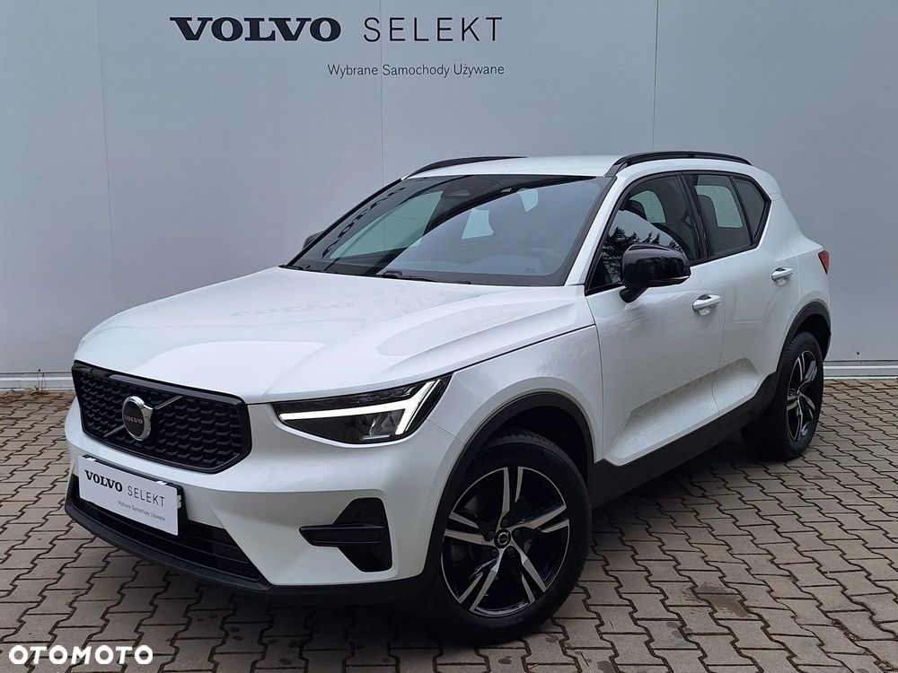 Volvo XC 40 B3 Plus Dark - 2