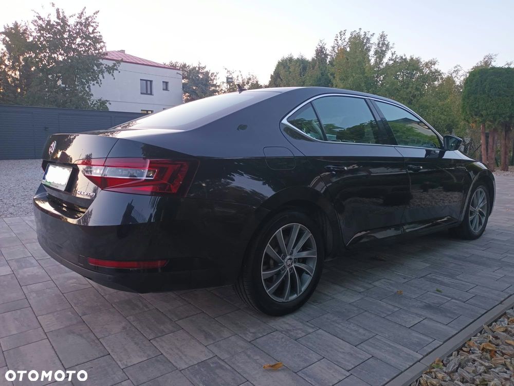 Skoda Superb 1.8 TSI Ambition DSG - 4