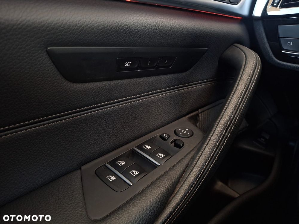 BMW Seria 5 530d xDrive M Sport Edition - 10