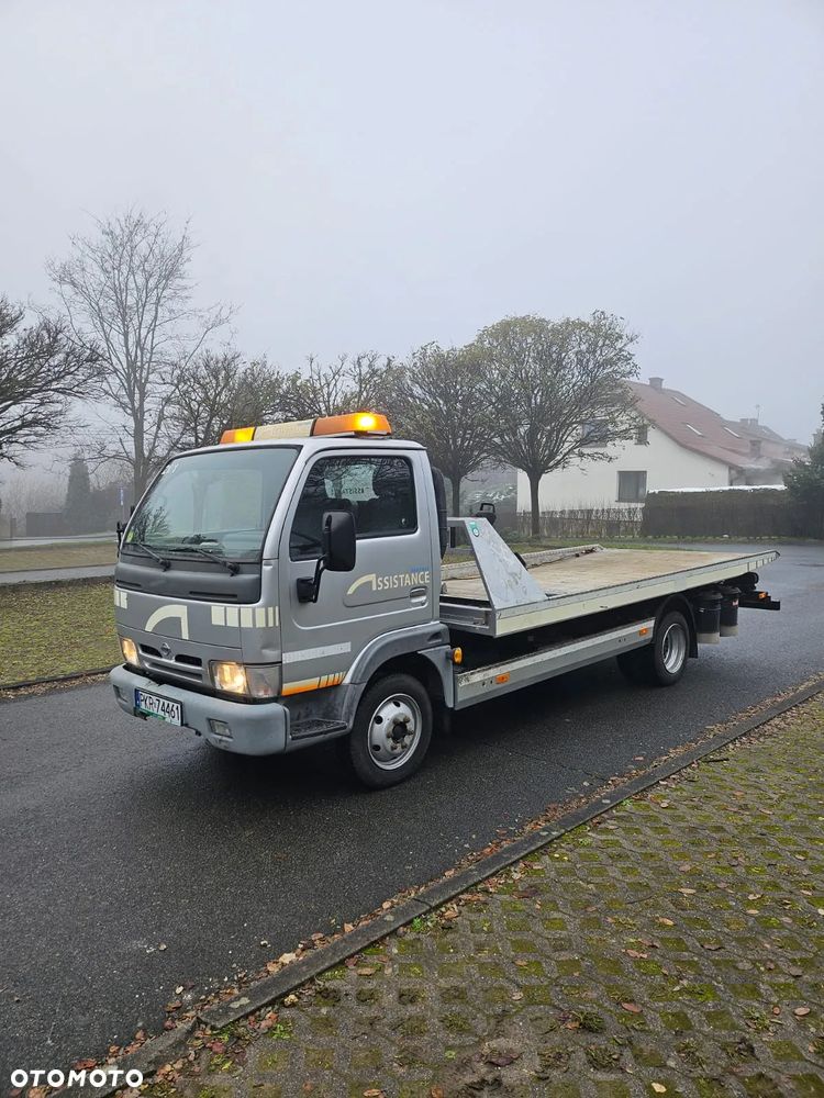 Nissan Cabstar - 1