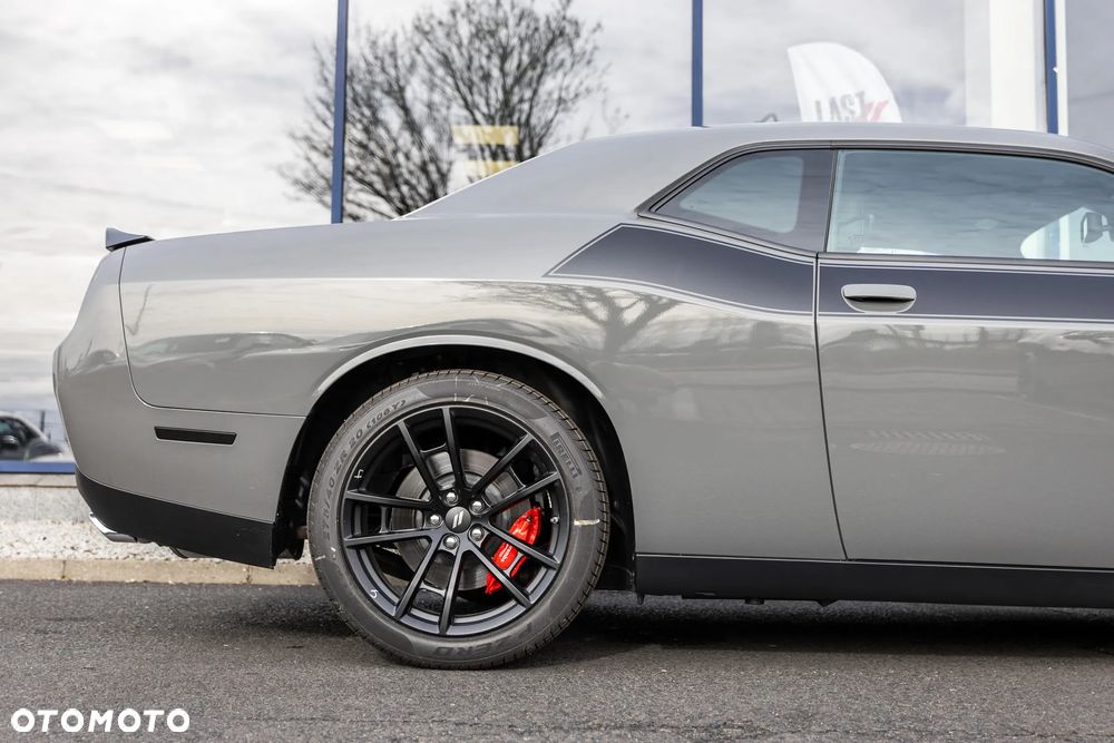 Dodge Challenger - 27