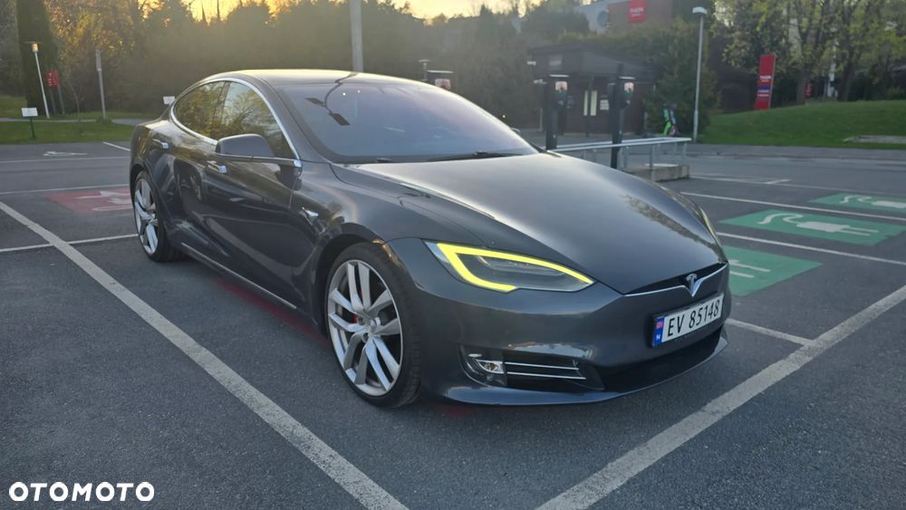 Tesla Model S Performance - 7