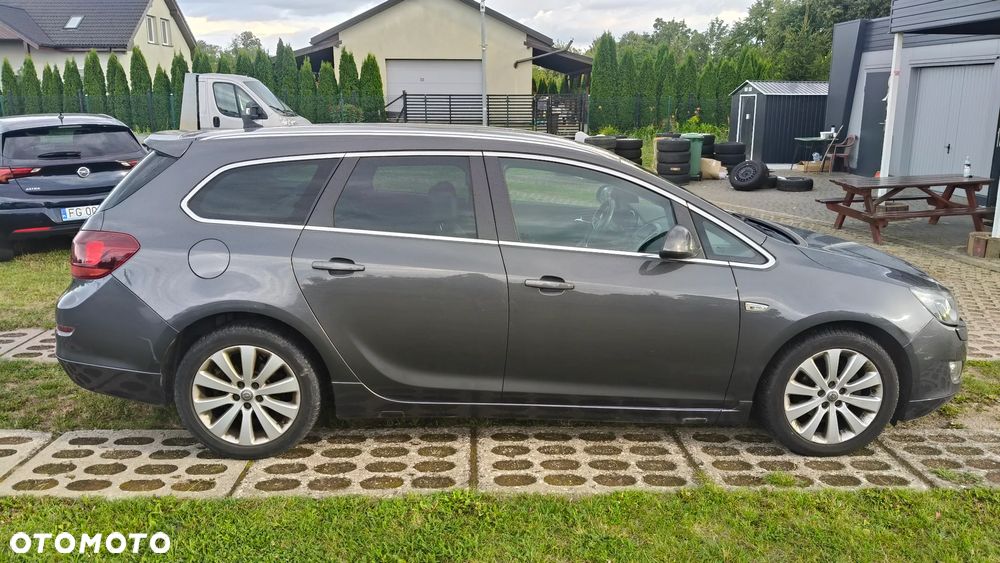 Opel Astra 1.4 Turbo Cosmo - 4