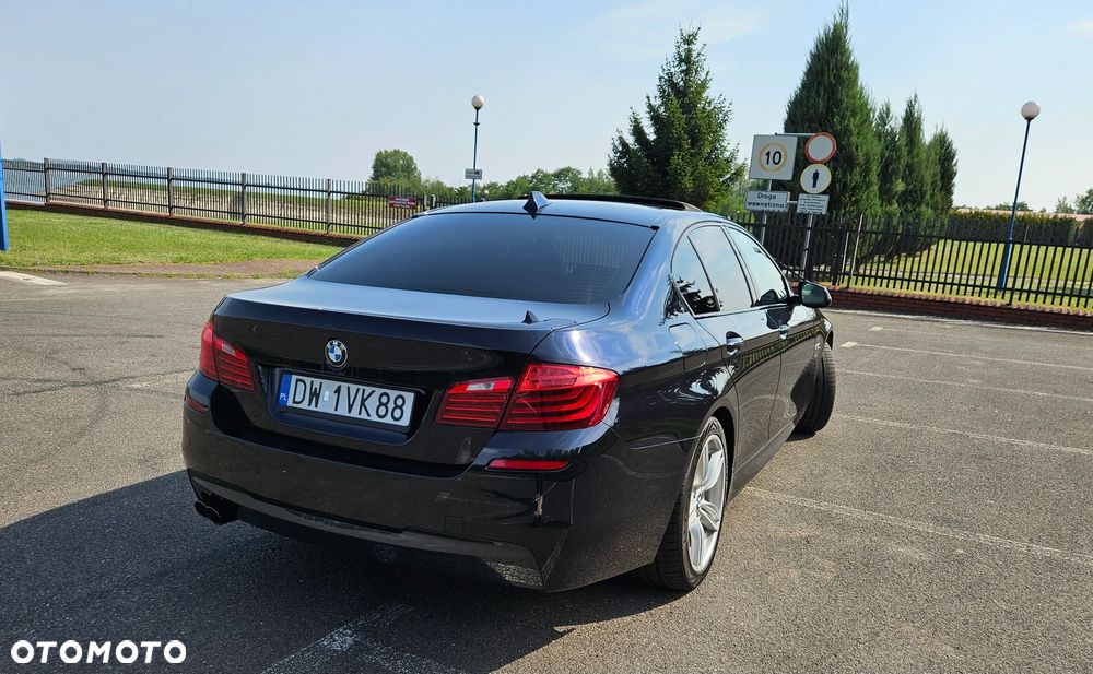 BMW Seria 5 530d xDrive - 15