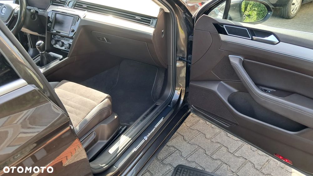 Volkswagen Passat 1.8 TSI BMT Highline - 22