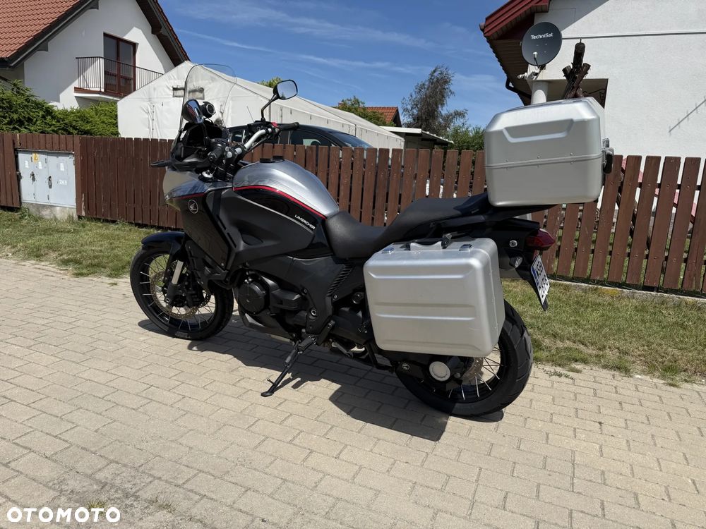 Honda VFR - 4