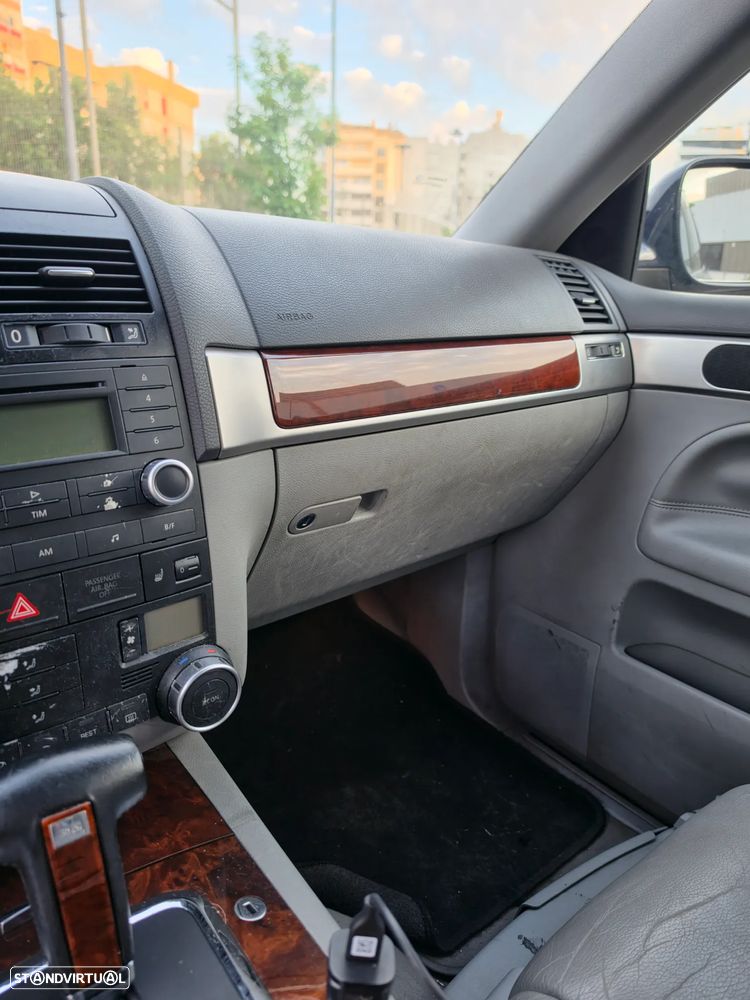 VW Touareg 2.5 TDi Tiptronic - 4