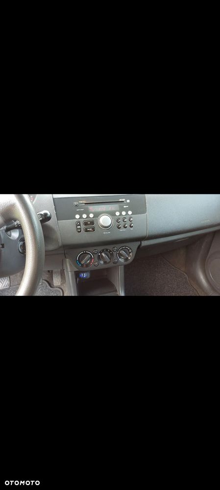 Suzuki Swift 1.3 DDiS 16v GLX - 6