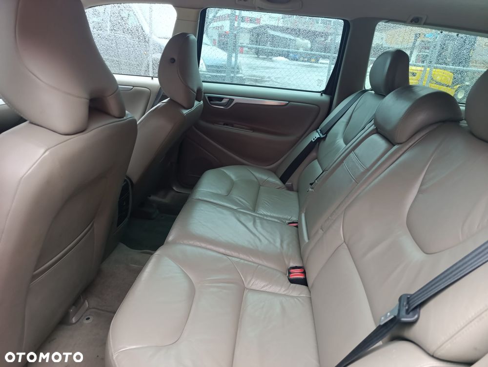 Volvo V70 D5 - 11