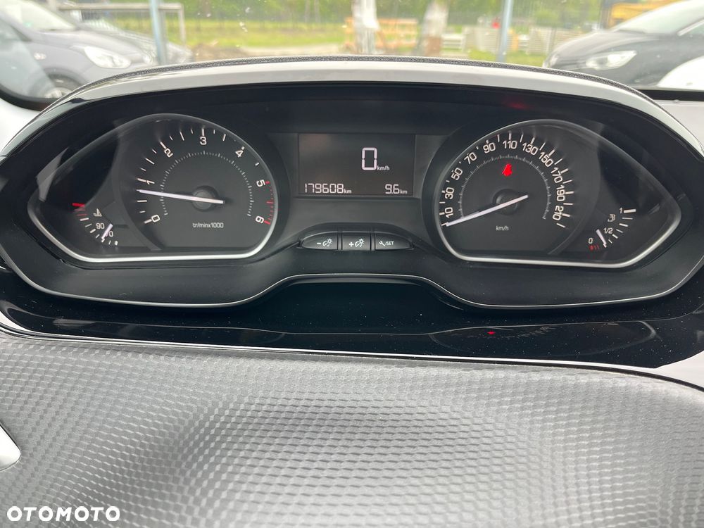 Peugeot 2008 Blue-HDi FAP 100 STOP & START Style - 16