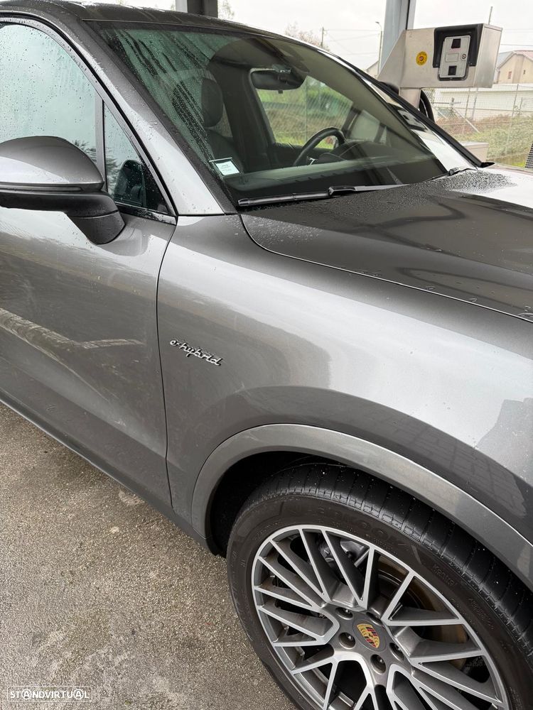 Porsche Cayenne Coupé E-Hybrid Platinum Edition - 2