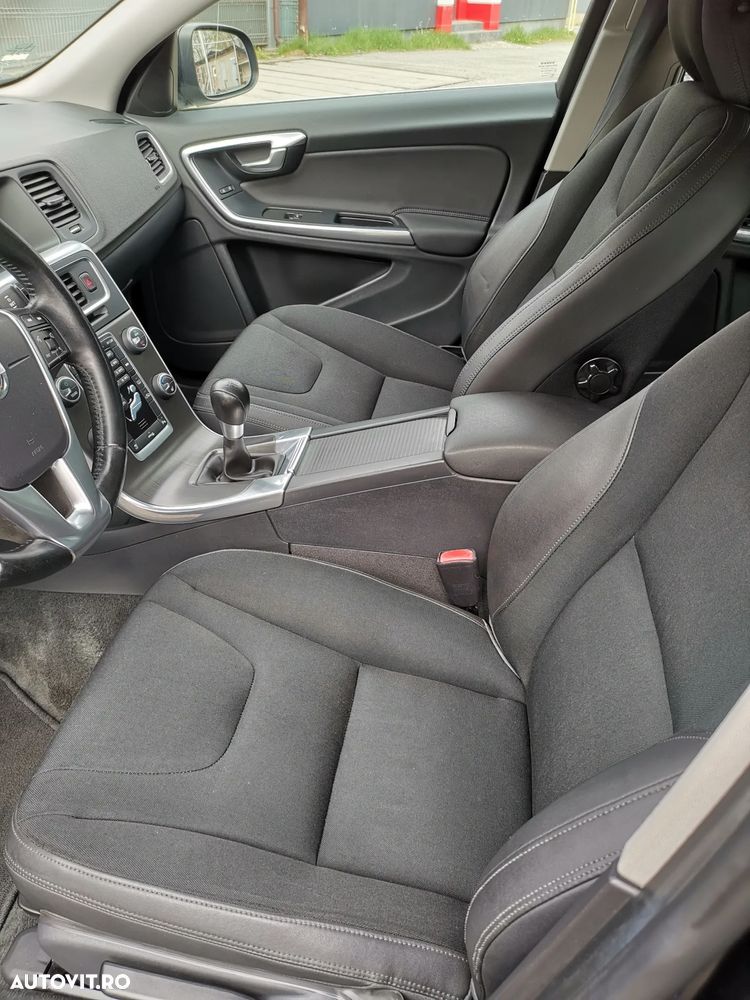 Volvo V60 D4 Start-Stop Momentum - 14