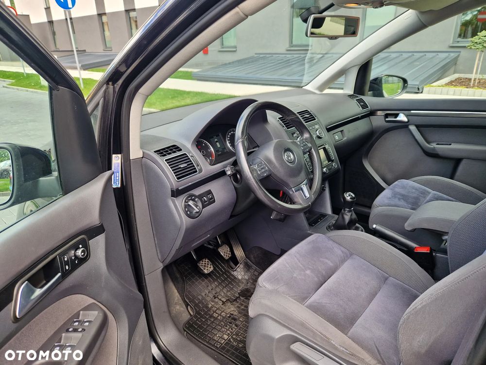 Volkswagen Touran - 9