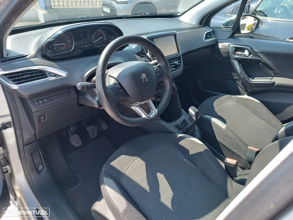 Peugeot 208 1.2 PureTech Style - 10