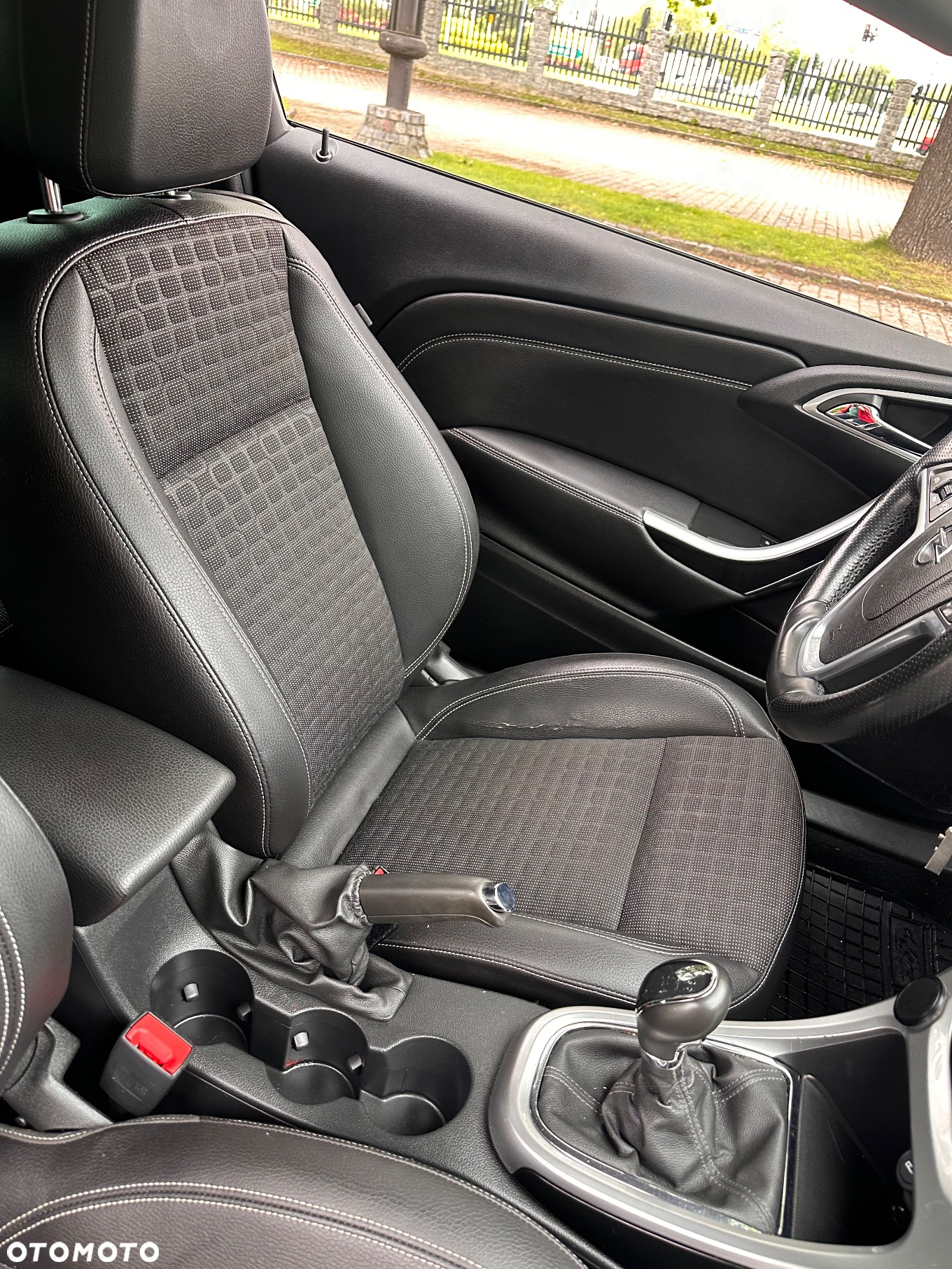 Opel Astra GTC 1.4 Turbo - 10