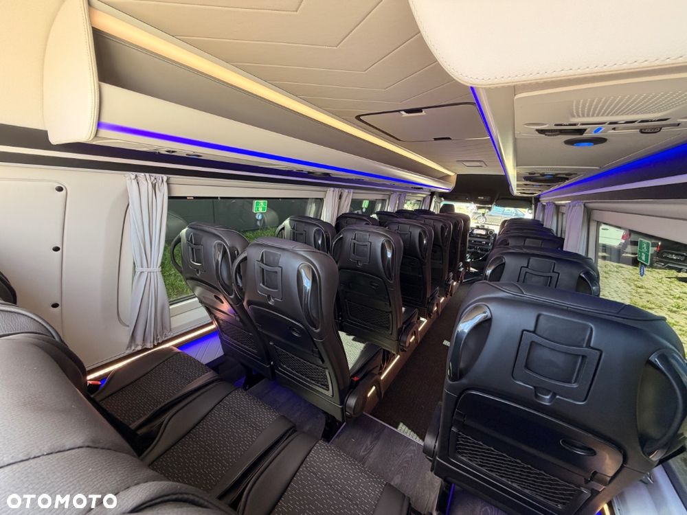 Mercedes-Benz Sprinter 519 - 21