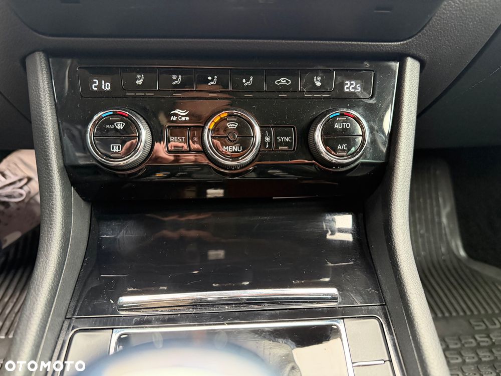 Skoda Superb 2.0 TSI 4x4 L&K DSG - 36