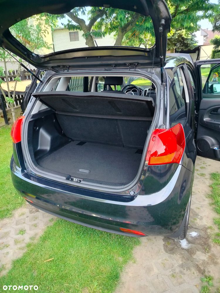 Kia Venga 1.6 CRDi 128 Black Collection - 12