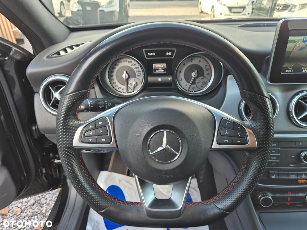 Mercedes-Benz GLA 250 UrbanStyle Edition - 33
