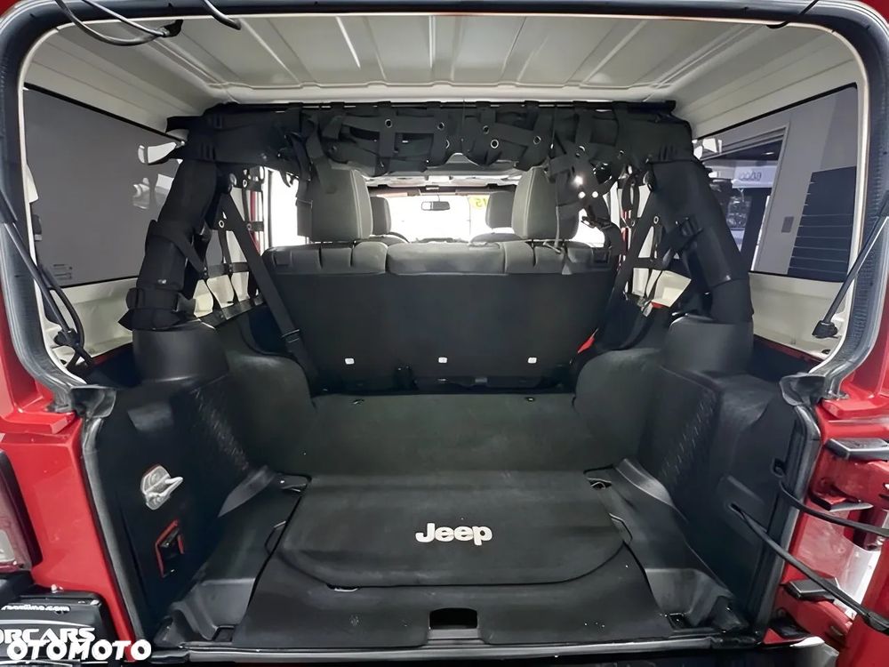 Jeep Wrangler 3.6 Unlim Sahara - 16