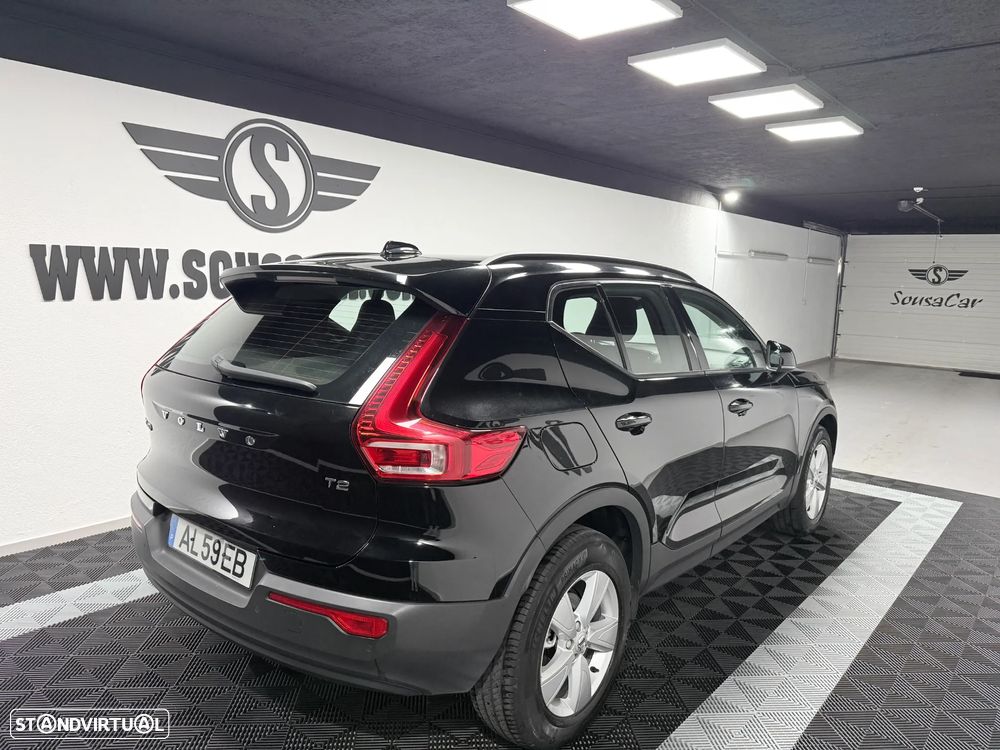 Volvo XC 40 1.5 T2 Momentum Plus - 4