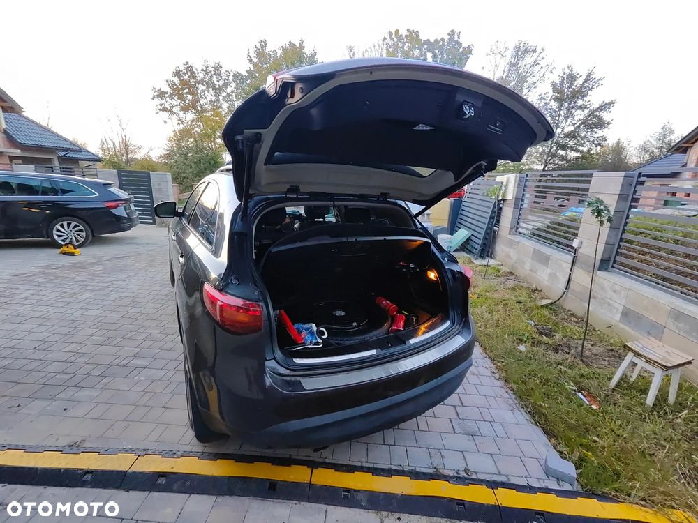 Infiniti QX70 3.7 AWD Ultimate - 17