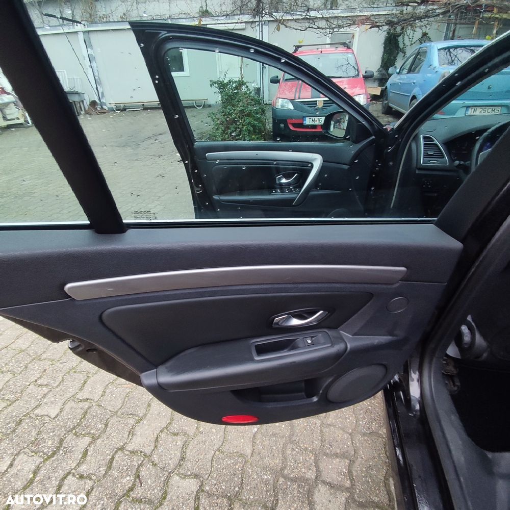 Renault Laguna 2.0dCi Initiale - 9