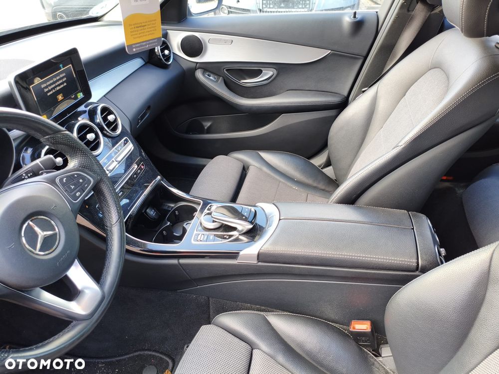 Mercedes-Benz Klasa C 250 9G-TRONIC Edition - 10