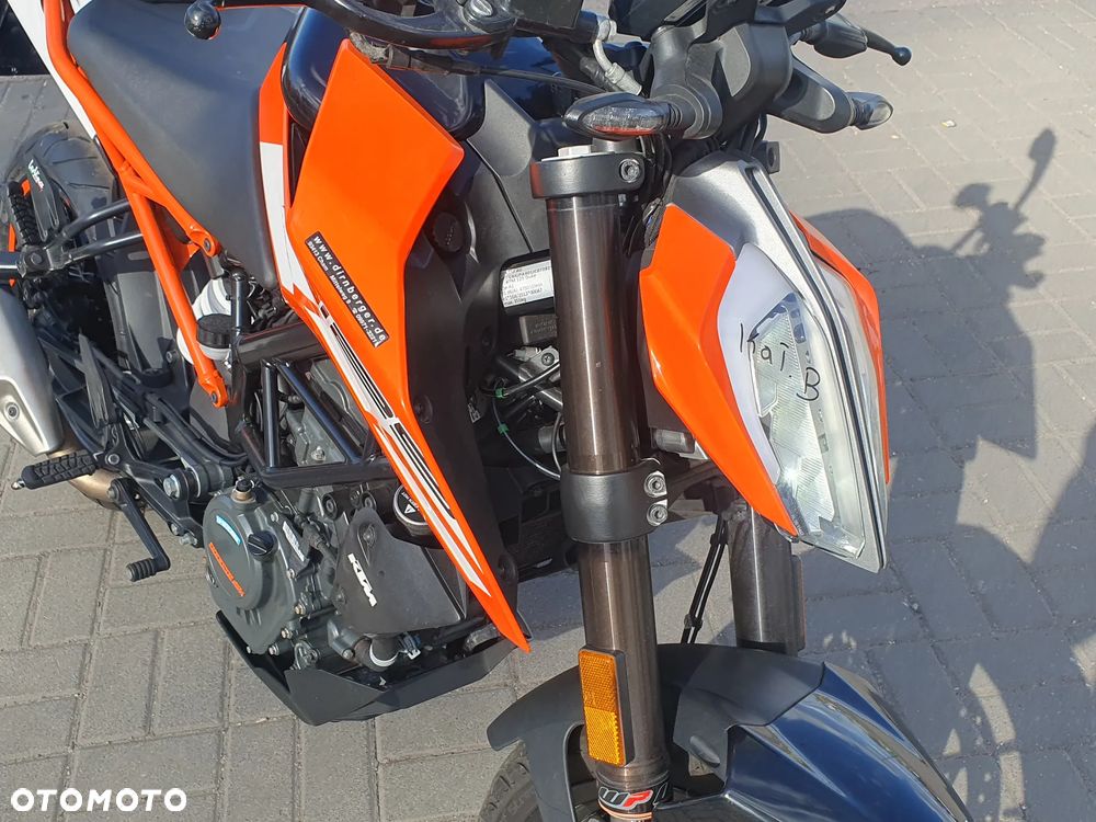 KTM Duke 125 - 22
