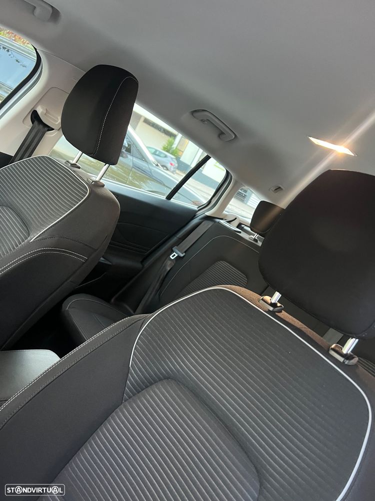 Ford Focus - 13